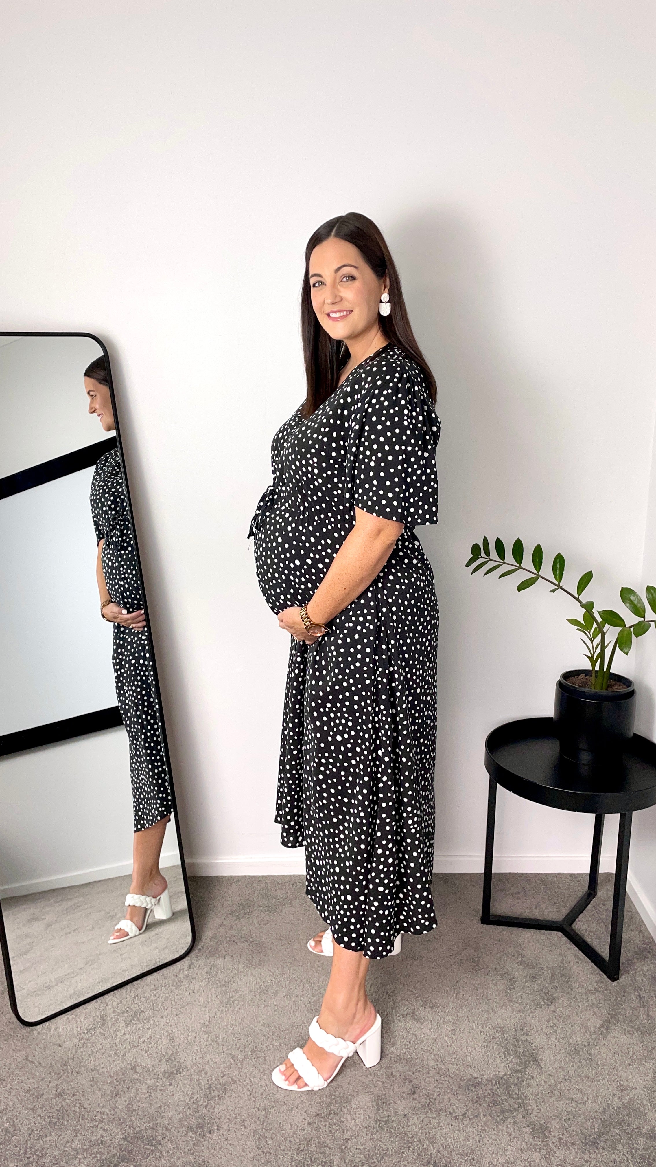 Michelle Black Irregular Spot Dress – Black Irregular Spot midi dress