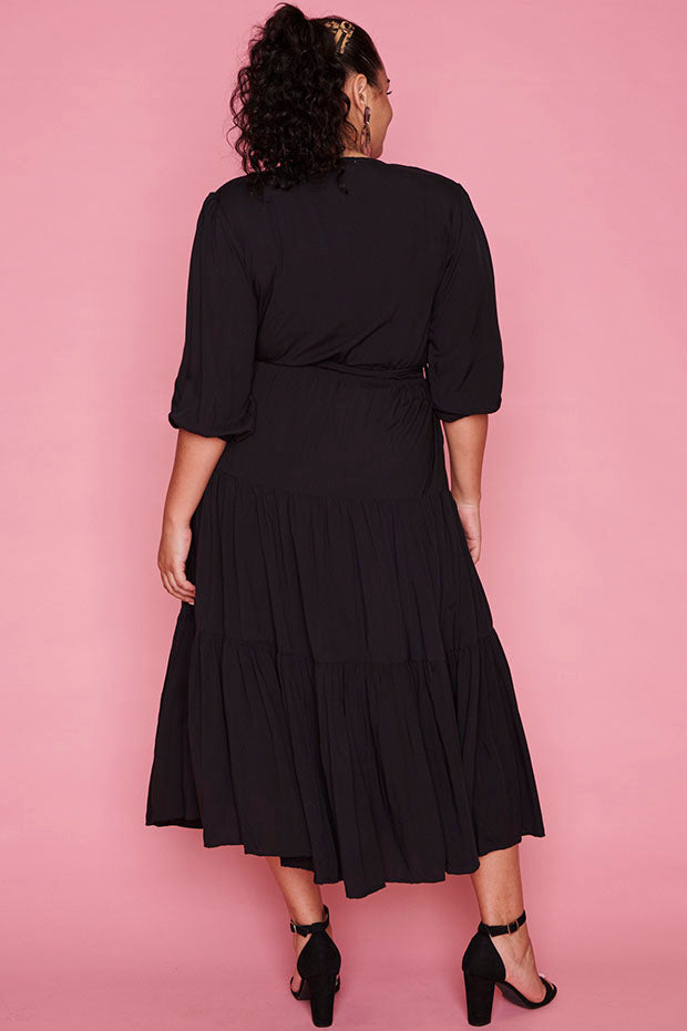 Chasing Black Dress – Black maxi dress
